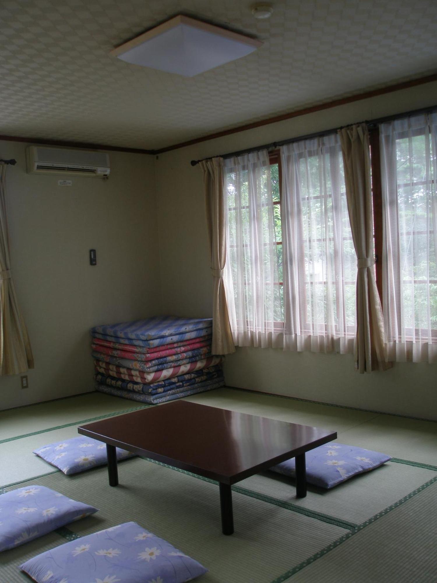 Alpine Wind Bed & Breakfast Hakuba Exterior foto