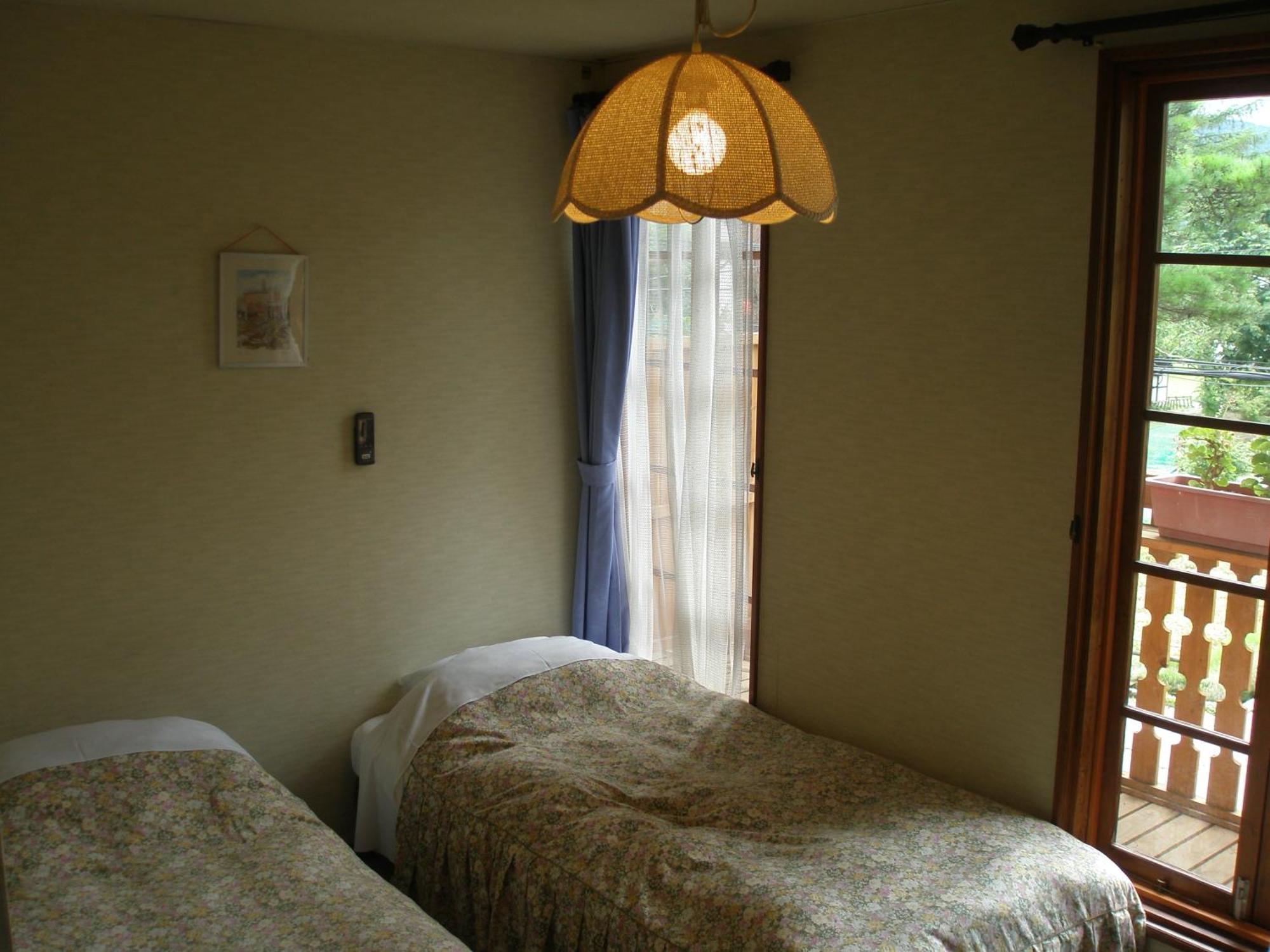 Alpine Wind Bed & Breakfast Hakuba Exterior foto