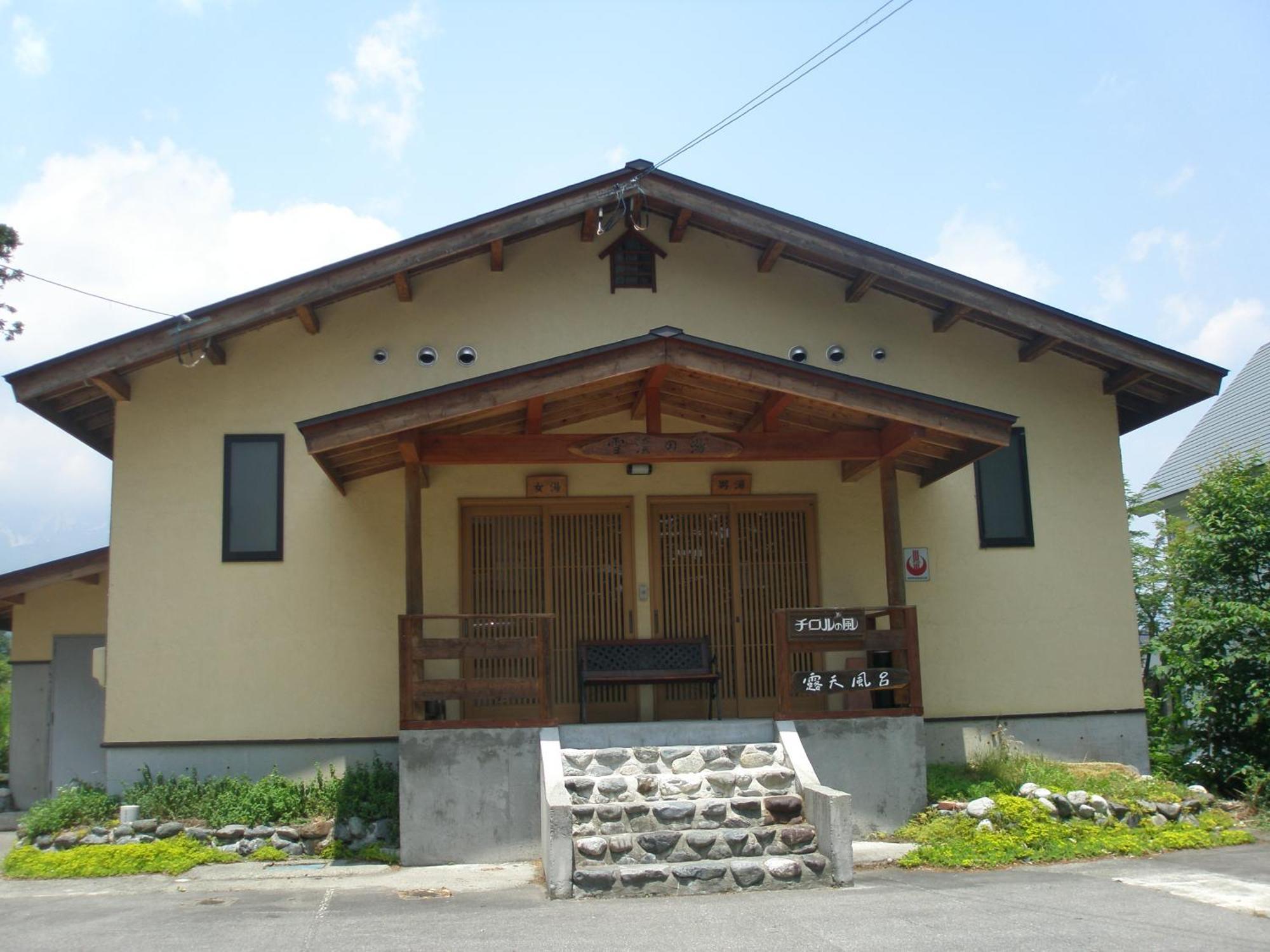 Alpine Wind Bed & Breakfast Hakuba Exterior foto