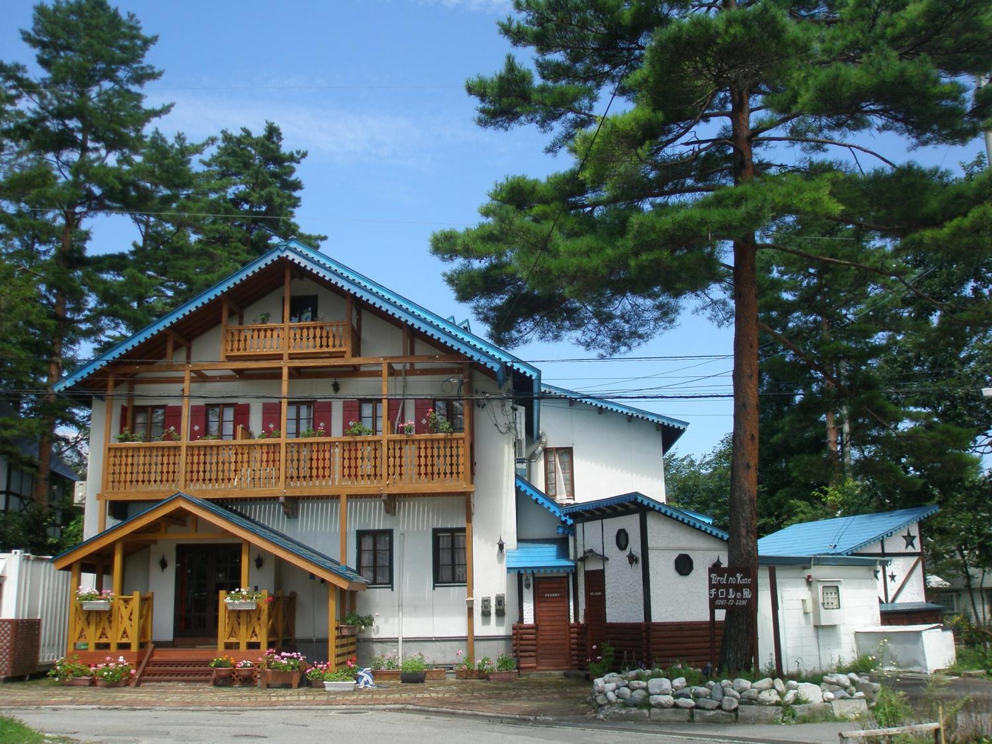 Alpine Wind Bed & Breakfast Hakuba Exterior foto
