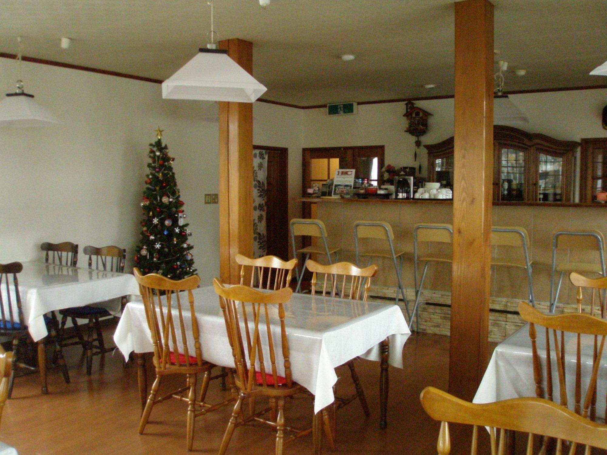 Alpine Wind Bed & Breakfast Hakuba Exterior foto