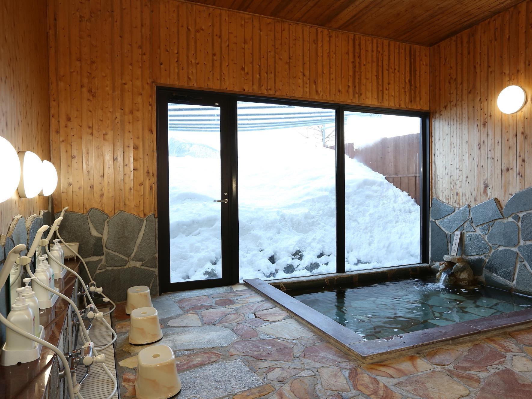 Alpine Wind Bed & Breakfast Hakuba Exterior foto