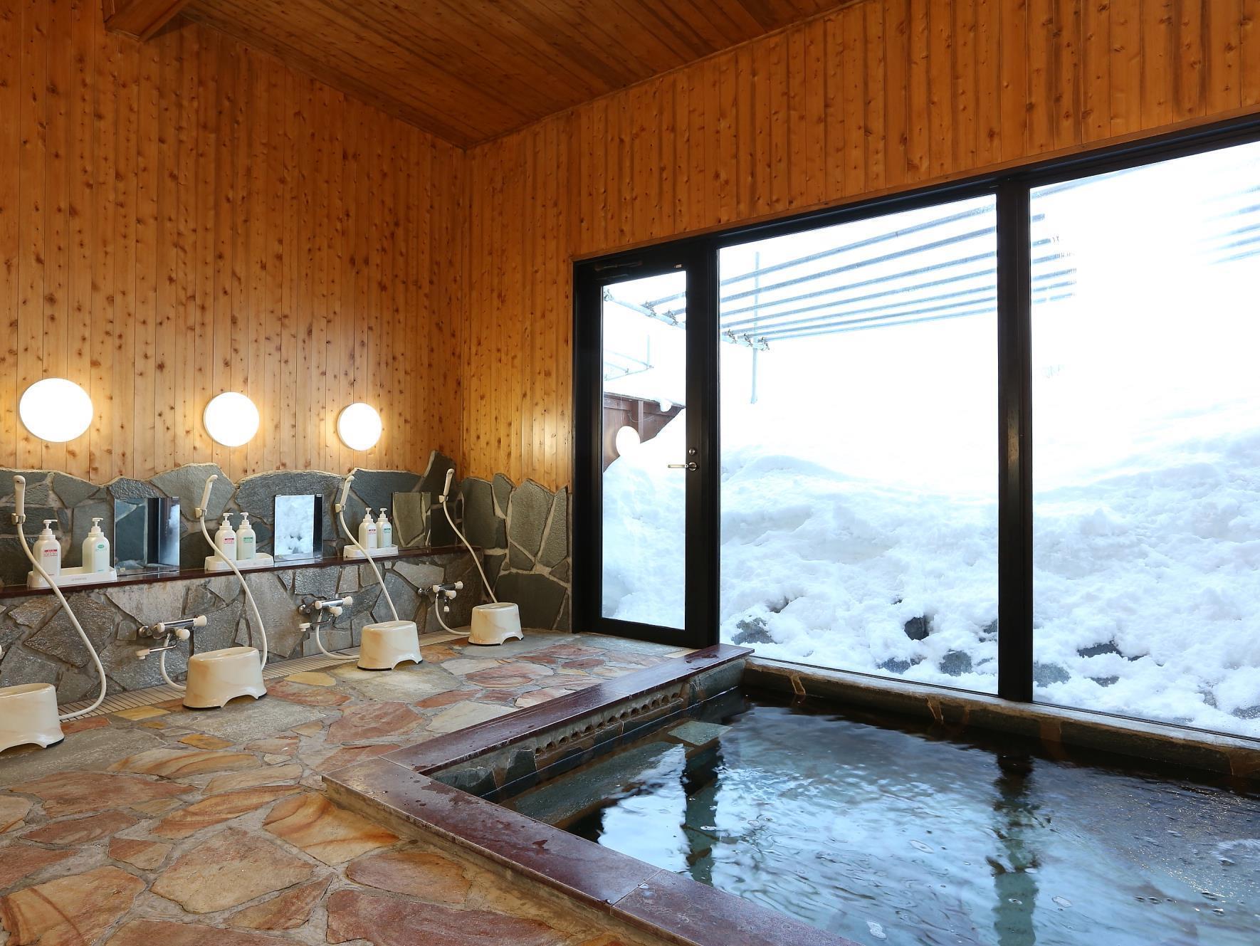 Alpine Wind Bed & Breakfast Hakuba Exterior foto
