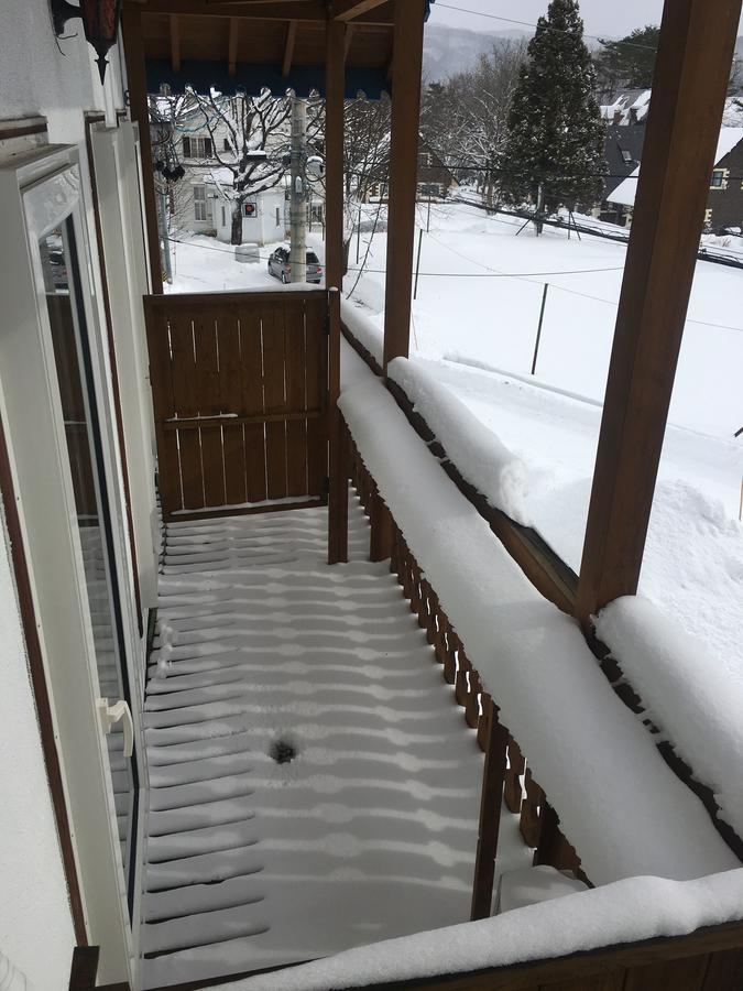 Alpine Wind Bed & Breakfast Hakuba Exterior foto