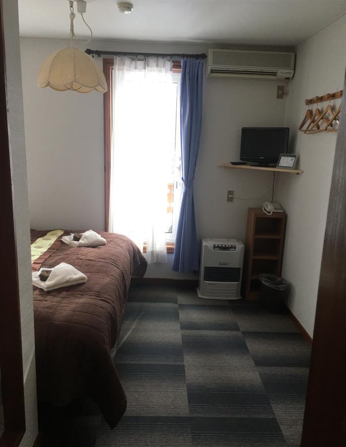 Alpine Wind Bed & Breakfast Hakuba Exterior foto